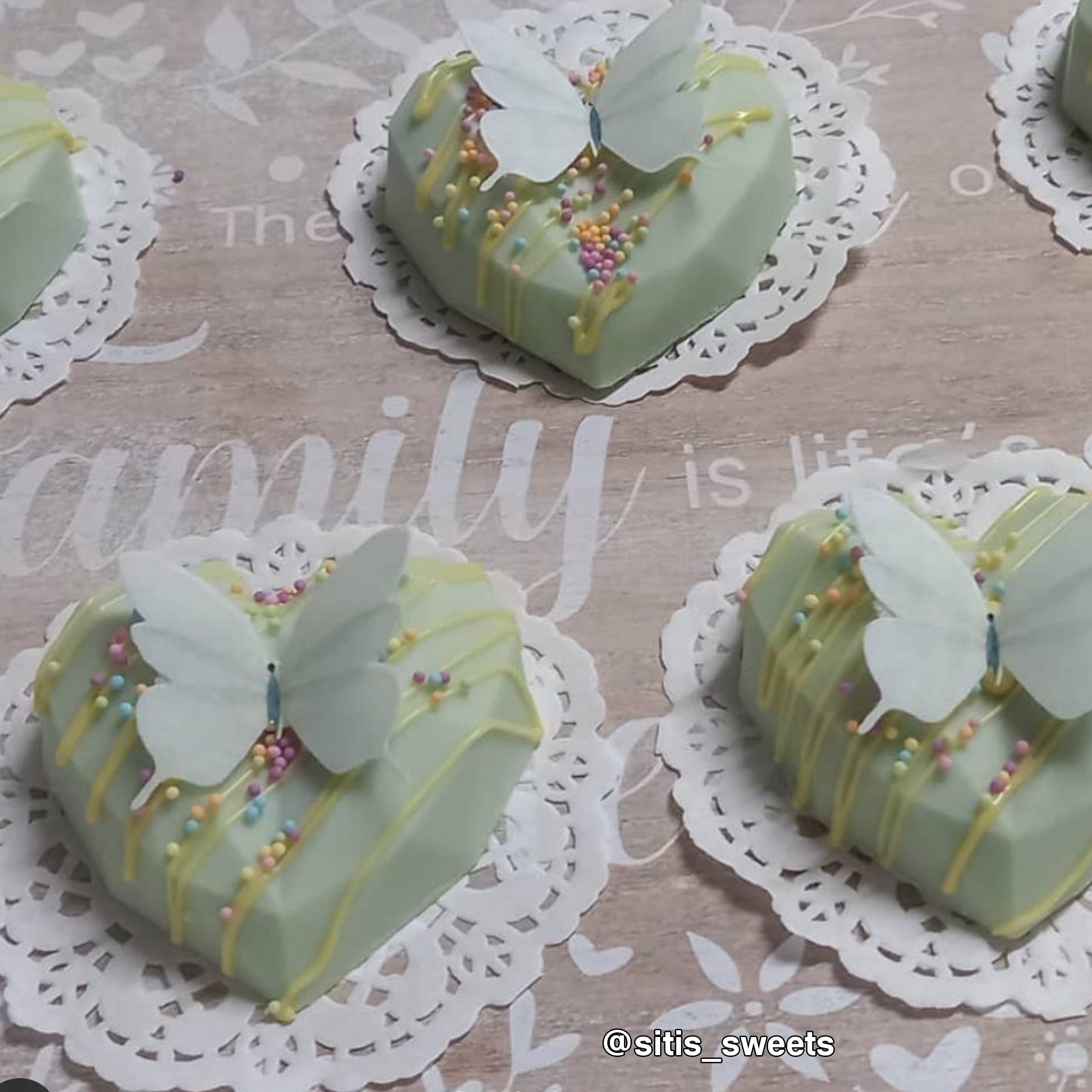Blue & Purple Pre-cut Edible Wafer Butterflies - Deezee Designs